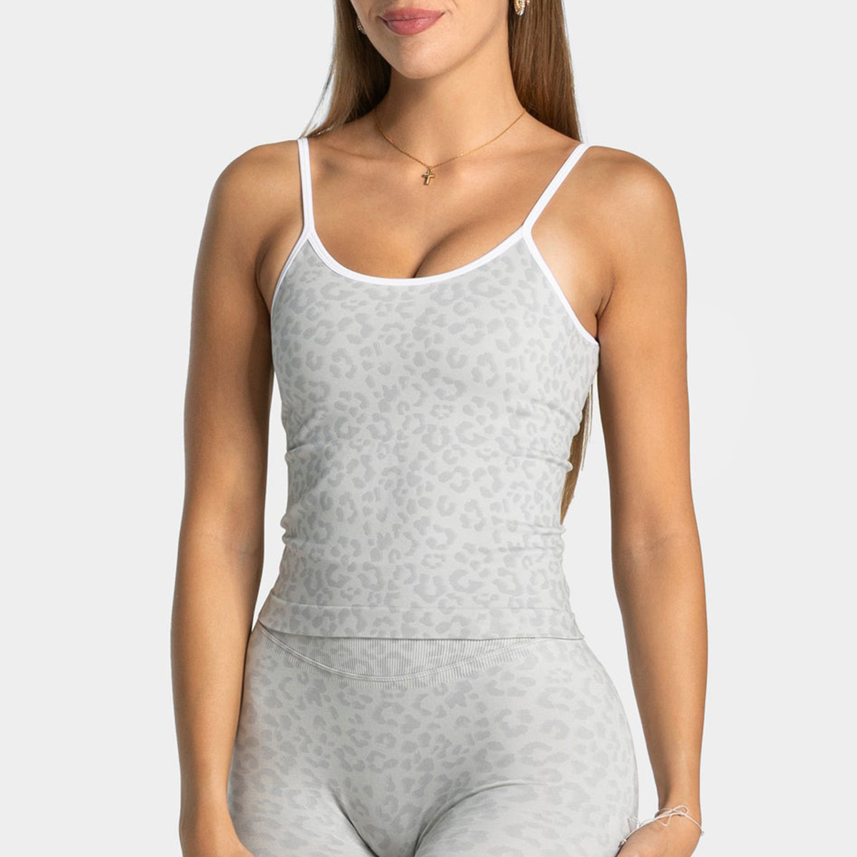 توب يوجا نسائي مثير بنقشة الفه - مراجعة Running Gear Vest وسعره