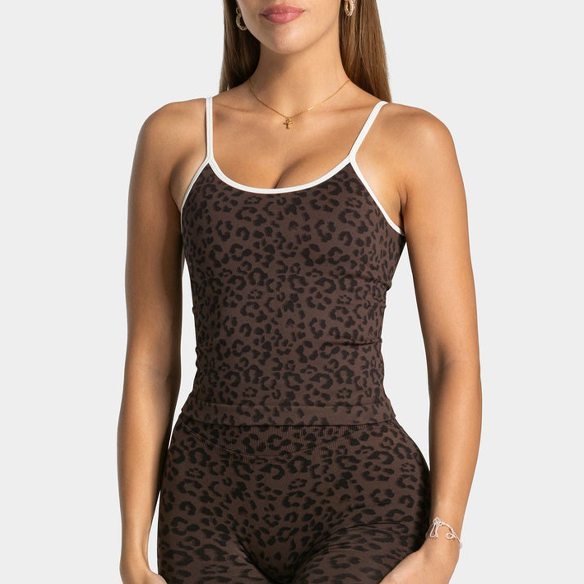 توب يوجا نسائي مثير بنقشة الفه - مراجعة Running Gear Vest وسعره